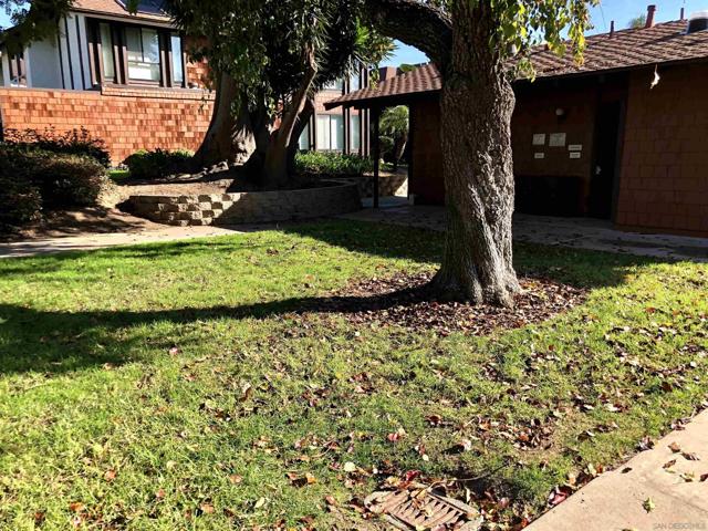 2422 Caminito Ocean Cv, Cardiff by the Sea CA: https://media.crmls.org/mediaz/db8edd47-5e3b-4a0d-a9b5-24c17b2c833d.jpg