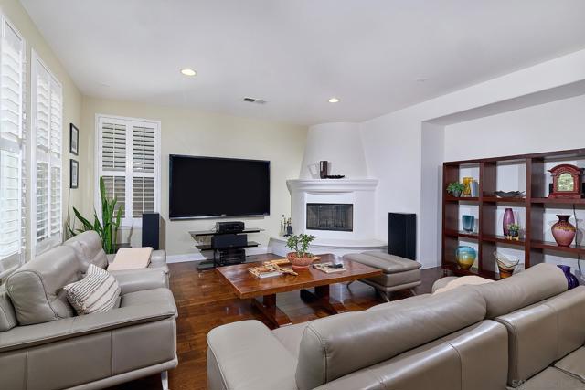 7319 Paseo Capuchina, Carlsbad CA: https://media.crmls.org/mediaz/db905038-0af4-49b9-a342-2942a656d66c.jpg