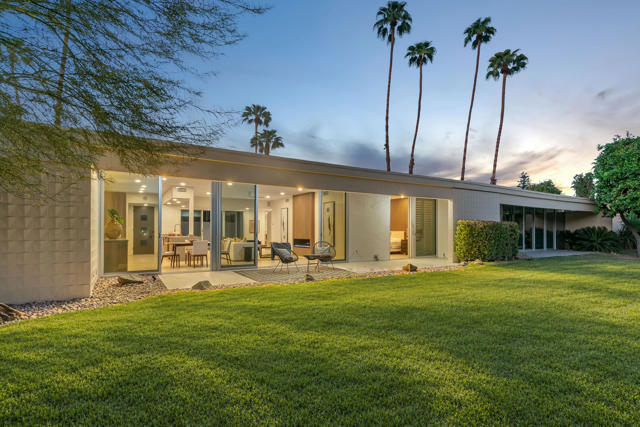 172 Desert Lakes Drive, Palm Springs, CA 92264