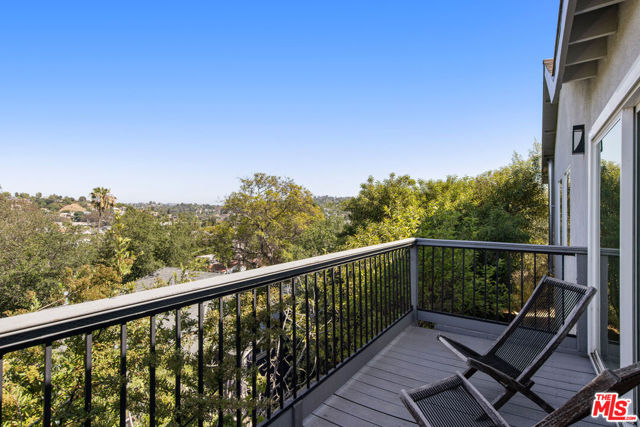3921 Wawona Street, Los Angeles CA: https://media.crmls.org/mediaz/db913e06-71d1-4b6d-8e99-0eb649058bd5.jpg