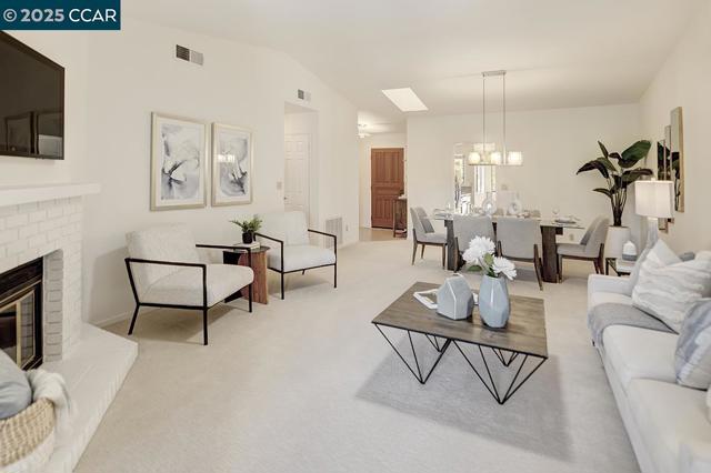 4243 Terra Granada Dr, Walnut Creek CA: https://media.crmls.org/mediaz/db919df1-2a24-4658-9e86-71594904567e.jpg