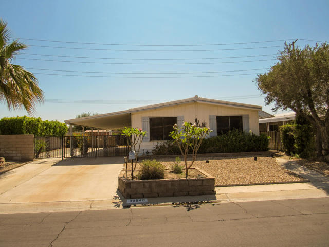39640 Desert Greens E Drive, Palm Desert CA: https://media.crmls.org/mediaz/db92a9b0-061a-40ff-bad5-e67b47494b31.jpg