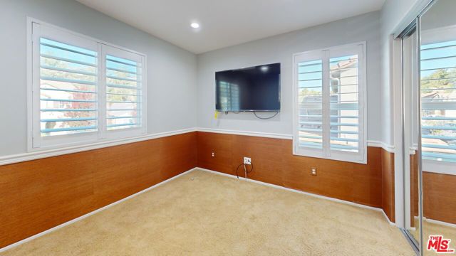 19320 Carranza Lane, Santa Clarita CA: https://media.crmls.org/mediaz/db92d295-7cf3-49cf-9980-4fc9cbd783b3.jpg