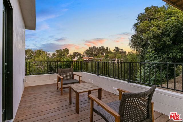 5132 Escobedo Drive, Woodland Hills CA: https://media.crmls.org/mediaz/db92ee1f-8280-4af4-8580-95c621fccdfe.jpg