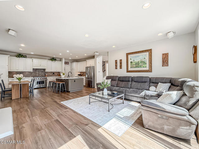 Image 21 of 67 For 388 Via Cresta