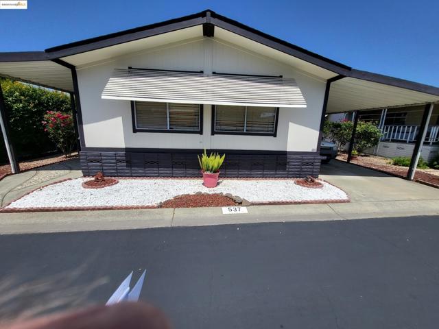 537 Cumana Cir, Union City CA: https://media.crmls.org/mediaz/db933b57-fb0e-4bae-809c-9c2a2572600e.jpg