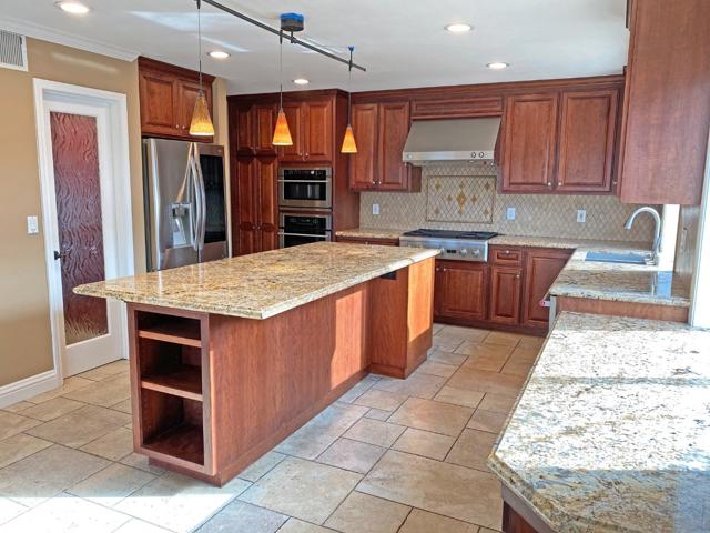 6279 Skywalker Drive, San Jose CA: https://media.crmls.org/mediaz/db93b7d0-8b76-4077-991e-6c78e73fe316.jpg