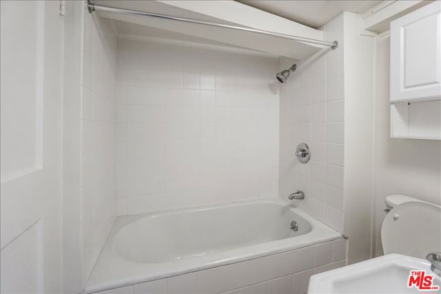 321 North Las Casas Avenue photo 72