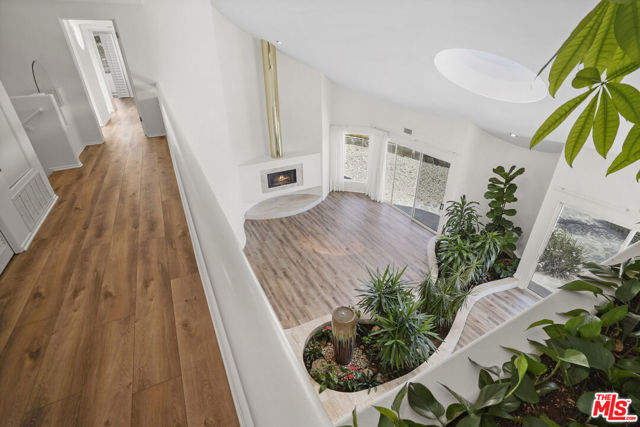 32215 Pacific Coast Highway, Malibu CA: https://media.crmls.org/mediaz/db9419c5-3b1d-4453-8654-24afbe17f0b7.jpg