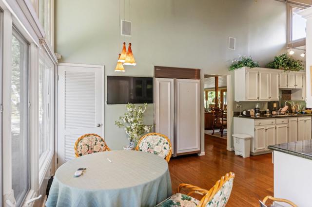 86 Belbrook Way, Atherton CA: https://media.crmls.org/mediaz/db942a2b-cb0c-41ce-824a-6e839eddfb71.jpg