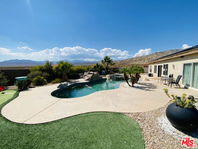 64025 Dolomite Court, Desert Hot Springs CA: https://media.crmls.org/mediaz/db942b52-7fce-48f9-a323-f332257e2a48.jpg