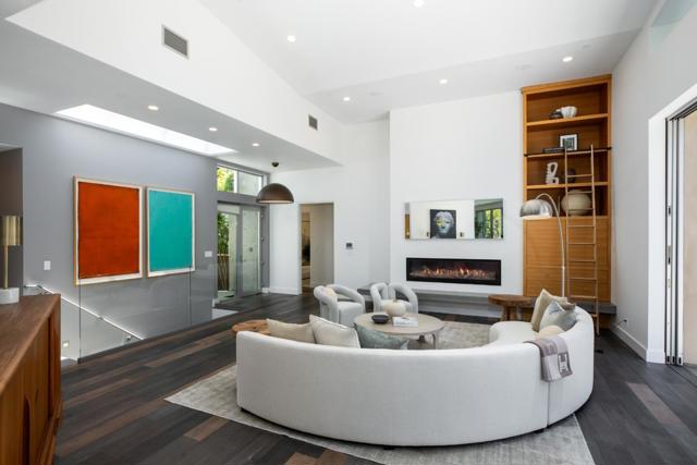 454 Cypress Drive, Los Altos CA: https://media.crmls.org/mediaz/db949195-87c1-46bb-95c1-d6dcf96a47a9.jpg