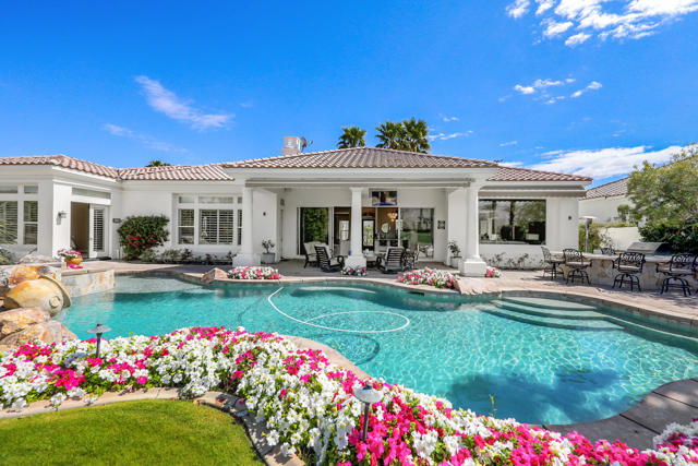 51173 Marbella Court, La Quinta CA: https://media.crmls.org/mediaz/db9514a0-03ee-4e6b-a0d0-015897cbb081.jpg