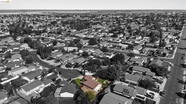 4855 Edgewood Ct, Oakley CA: https://media.crmls.org/mediaz/db954b04-a440-4d59-b2a8-3a303ebb7422.jpg