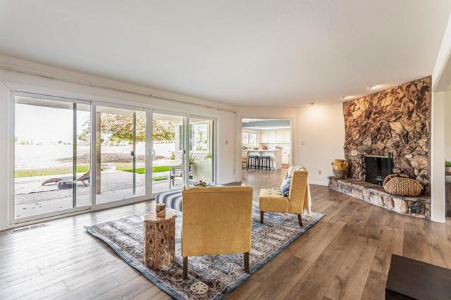 690 Ridgemark Drive, Hollister CA: https://media.crmls.org/mediaz/db95aeaf-0def-4910-a2e2-4305335e9071.jpg