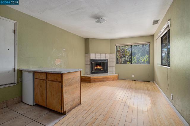 Image 13 of 30 For 5860 Leona St