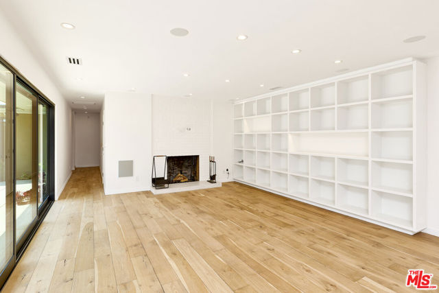 310 Beloit Avenue, Los Angeles CA: https://media.crmls.org/mediaz/db9653e3-3784-4547-8f36-6bbebfc50d72.jpg