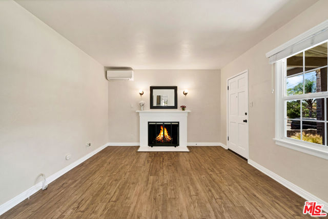 13012 WOODCOCK Avenue photo 3