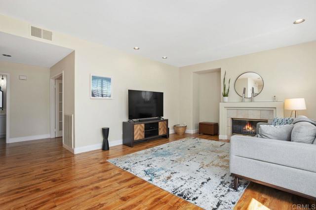 Detail Gallery Image 11 of 38 For 5174 Berryessa St, Oceanside,  CA 92056 - 4 Beds | 3 Baths