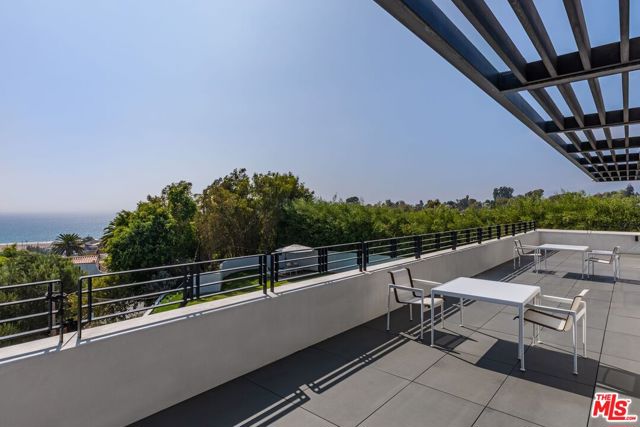 400 Amalfi Drive photo 17