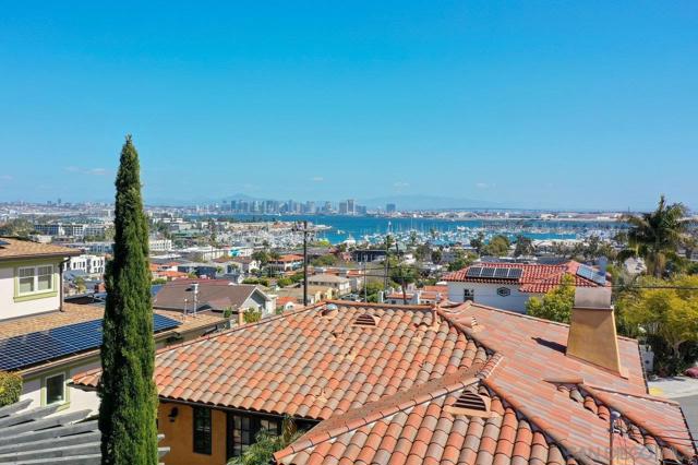 1250 Willow St, San Diego CA: https://media.crmls.org/mediaz/db98303a-9a4c-4852-b38b-5791a9cc1e5b.jpg