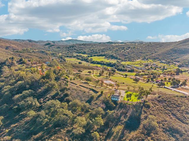 26086 Bear Valley Heights Road, Escondido CA: https://media.crmls.org/mediaz/db9a38ac-508d-42ab-bed0-ce7a7d15f4ee.jpg