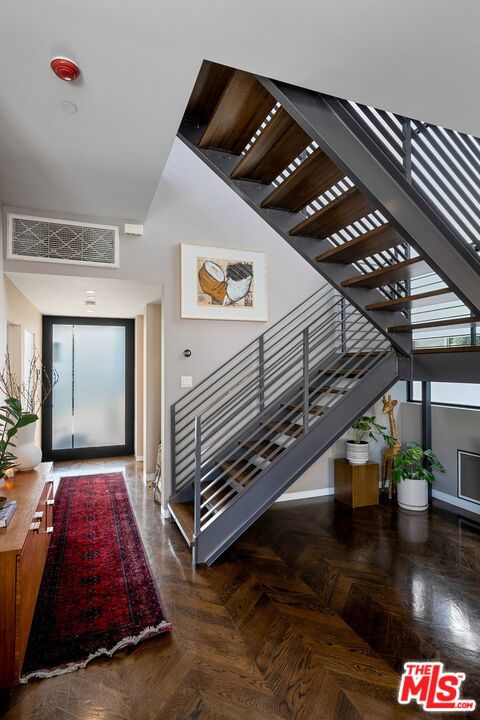 1102 Amoroso Place, Venice CA: https://media.crmls.org/mediaz/db9aeabe-efed-42de-a55f-b6522c4a4f54.jpg