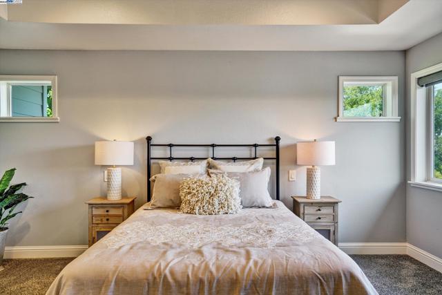 588 E Angela St, Pleasanton CA: https://media.crmls.org/mediaz/db9c15dc-528d-4f50-9c72-1c97a449129b.jpg