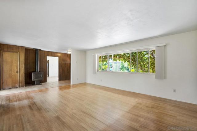 MLS #250041928SD image #10