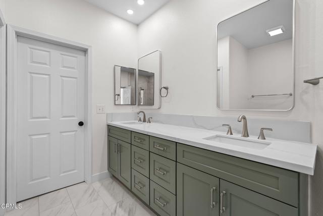 Detail Gallery Image 28 of 55 For 596 Fenwick Way #C,  Simi Valley,  CA 93065 - 3 Beds | 2/1 Baths