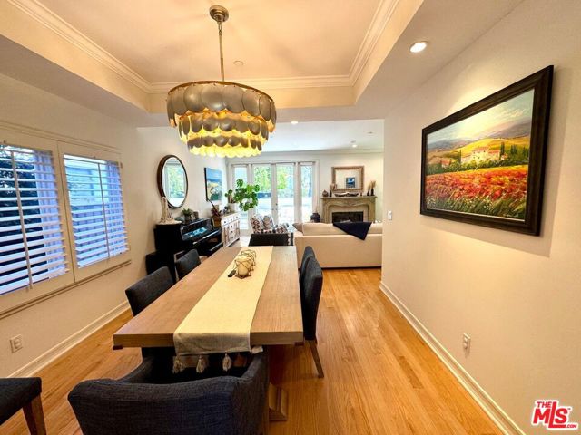 328 15th Street, Santa Monica CA: https://media.crmls.org/mediaz/db9e045f-e617-4a33-8267-2dd02c41b402.jpg