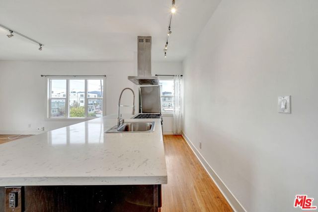 1216 N Kenmore Avenue, Los Angeles CA: https://media.crmls.org/mediaz/db9e1e77-9788-46b0-8155-def38ca5fd44.jpg