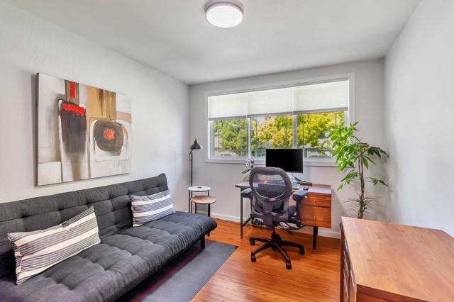 1528 Fernside Street, Redwood City CA: https://media.crmls.org/mediaz/db9e472b-f279-41c4-acb8-3e01775fd634.jpg