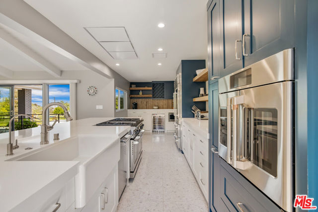 8400 Mulholland Drive, Los Angeles CA: https://media.crmls.org/mediaz/db9e8bf8-3712-4cfb-928e-42fc8b03f575.jpg