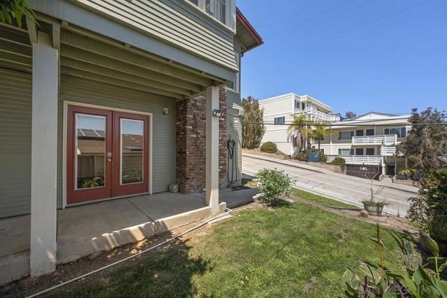 1821 25 Cypress Ave, San Diego CA: https://media.crmls.org/mediaz/db9f2597-7928-4ad5-9501-515f2cdaf39c.jpg
