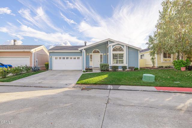 Detail Gallery Image 2 of 50 For 20046 Canyon View Dr, Santa Clarita,  CA 91351 - 3 Beds | 2 Baths