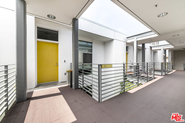 3119 Via Dolce, Marina del Rey CA: https://media.crmls.org/mediaz/db9f83d0-730b-4e24-b077-42d35ab2fb16.jpg