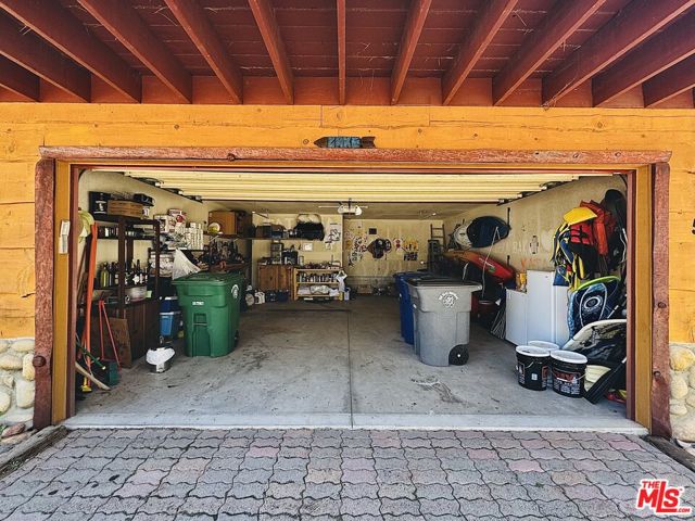 539 Lakewood Lane, Big Bear CA: https://media.crmls.org/mediaz/dba0a703-f648-4ddb-857f-d86adebcc012.jpg