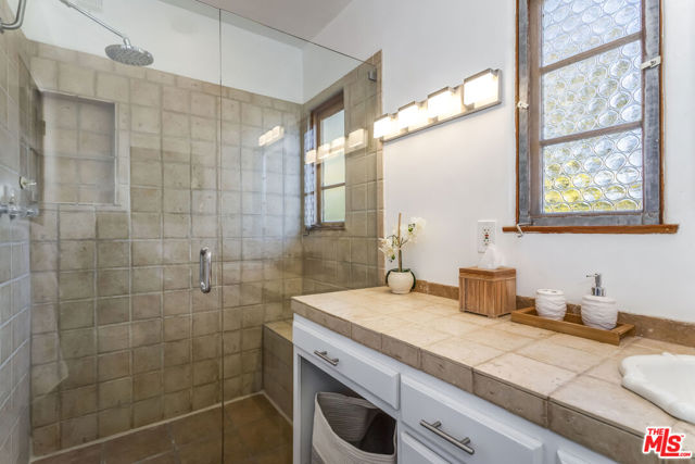 7825 Hillside Avenue, Los Angeles CA: https://media.crmls.org/mediaz/dba0c406-89d3-462f-aaa8-24507fa42b88.jpg