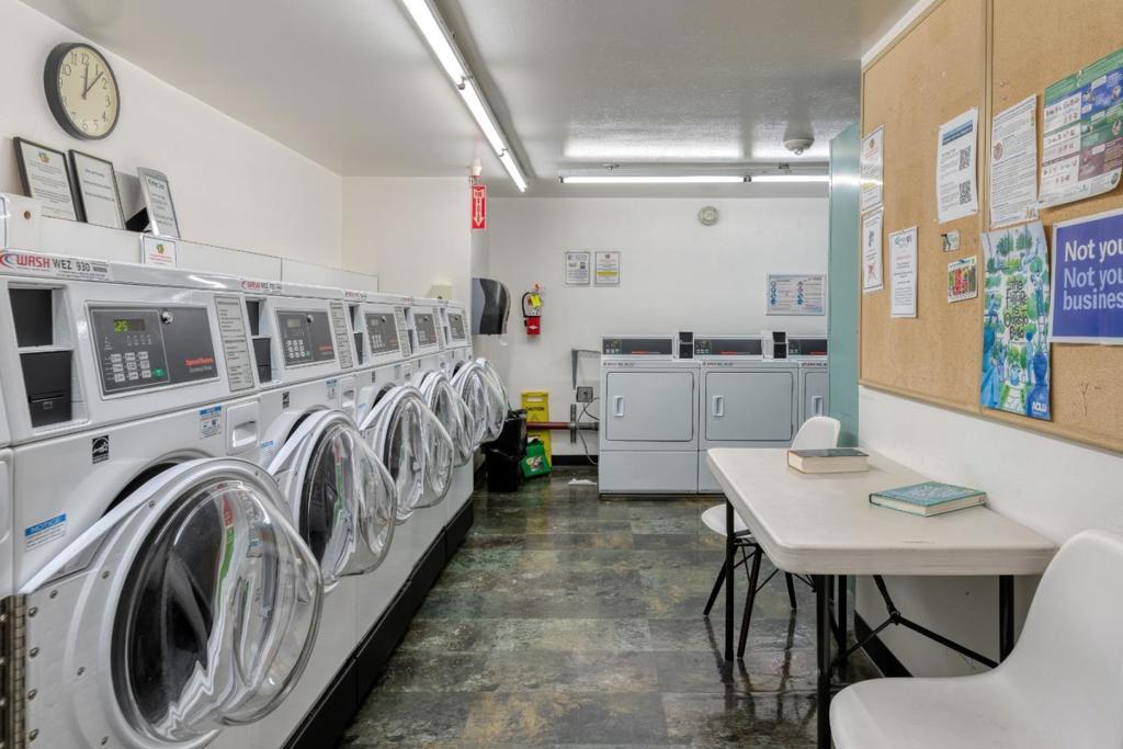 Dba1345F F011 4770 8486 Fcc985Aa615B 1555 Lakeside Drive #184, Oakland, Ca 94612 &Lt;Span Style='BackgroundColor:transparent;Padding:0Px;'&Gt; &Lt;Small&Gt; &Lt;I&Gt; &Lt;/I&Gt; &Lt;/Small&Gt;&Lt;/Span&Gt;