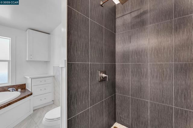 189 Suez Dr, Pacheco CA: https://media.crmls.org/mediaz/dba29a1d-9eb2-4c80-943c-d270cc161f22.jpg