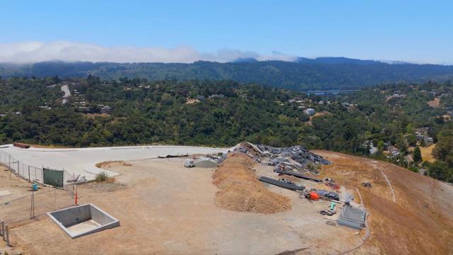 138 Rosewood Lane, San Mateo CA: https://media.crmls.org/mediaz/dba2fe3a-c265-412b-994f-2826e527b712.jpg