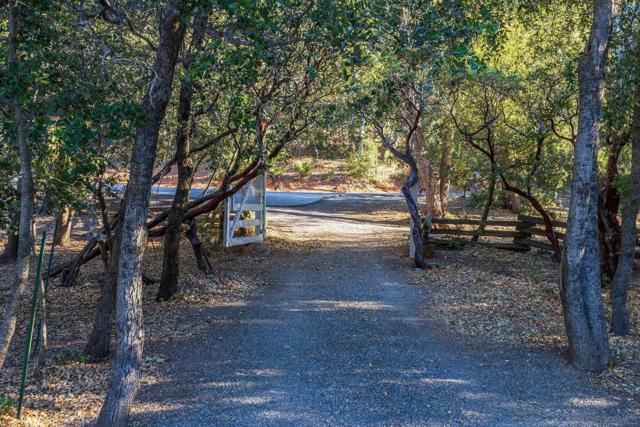 3306 Oak Grove, Julian CA: https://media.crmls.org/mediaz/dba315d5-7a1e-434a-a8b6-baf0d273c51c.jpg