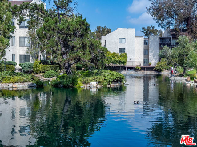 4939 Maytime Lane, Culver City CA: https://media.crmls.org/mediaz/dba33a23-2f0f-4f6e-ad73-65a5a65884fc.jpg