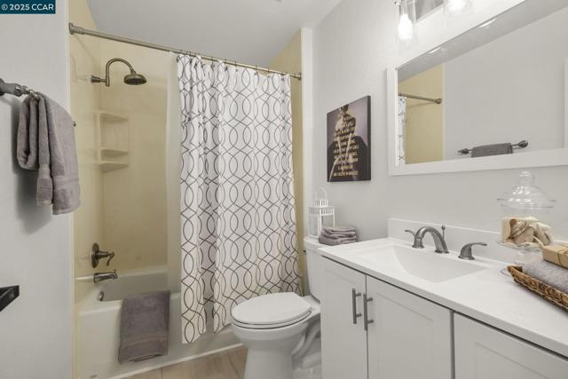 4513 Birch Bark Rd, Concord CA: https://media.crmls.org/mediaz/dba409df-3783-4403-a3e8-a34571e75012.jpg