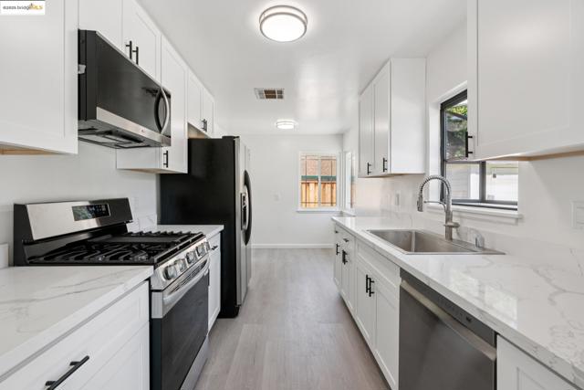 41 Belinda Dr, Pleasant Hill CA: https://media.crmls.org/mediaz/dba41fa4-a21f-41e3-8316-56ace84a5903.jpg