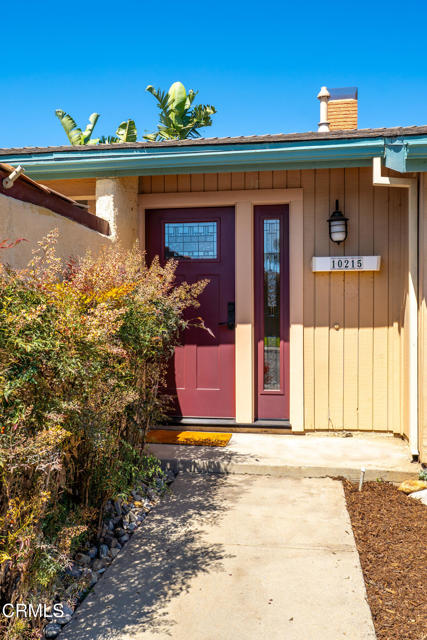 10215 Alexandria Street, Ventura CA: https://media.crmls.org/mediaz/dba4b825-7c7b-47c4-b345-fd52d7f35765.jpg