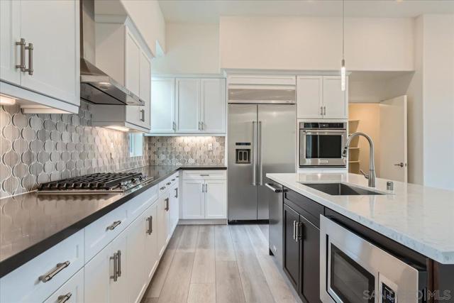 3128 Canon St, San Diego CA: https://media.crmls.org/mediaz/dba4c269-adcd-4a5c-adbe-ae3c42109183.jpg