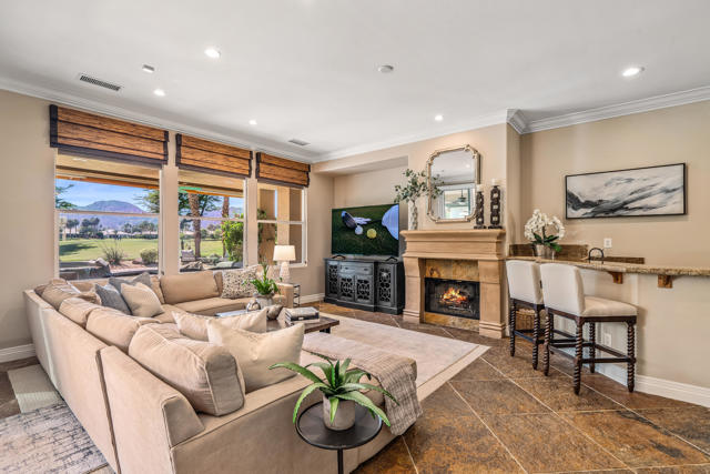 56925 Mountain, La Quinta CA: https://media.crmls.org/mediaz/dba50e35-6e4e-4619-9629-632493b8af62.jpg