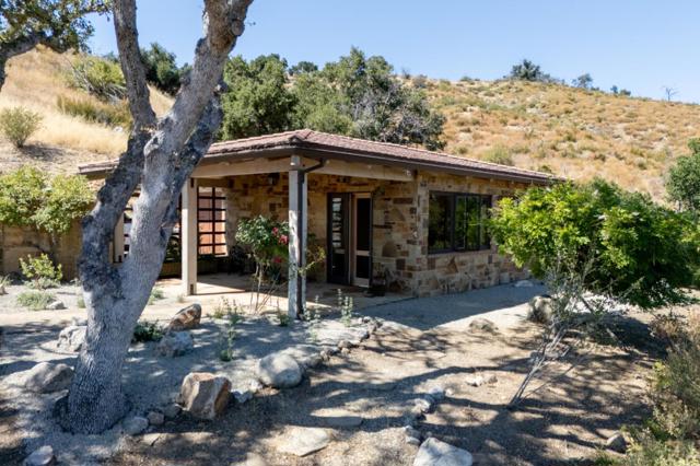 38 Asoleado Drive, Carmel Valley CA: https://media.crmls.org/mediaz/dba552c4-adba-4a7f-bf43-4f6e5c810a68.jpg